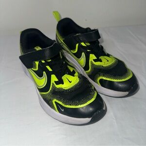 Nike  Cosmic Runner Kids Black and Neon Yellow Sneakers